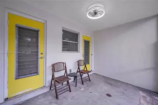 810 SW 12th Ct, Fort Lauderdale, FL 33315 - Photo 17