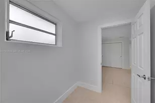 810 SW 12th Ct, Fort Lauderdale, FL 33315 - Photo 9