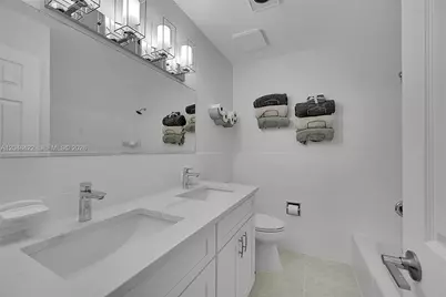 810 SW 12th Ct #810, Fort Lauderdale, FL 33315 - Photo 13