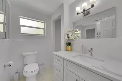 810 SW 12th Ct #810, Fort Lauderdale, FL 33315 - Photo 9