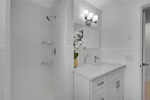 808 SW 12th Ct, Fort Lauderdale, FL 33315 - Photo 21
