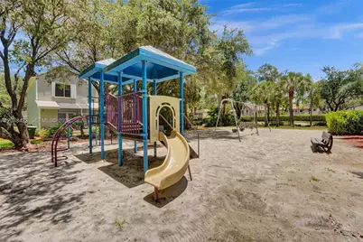 7858 Dixie Beach Cir #7858, Tamarac, FL 33321 - Photo 21