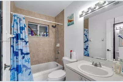 751 NW 70th St, Miami, FL 33150 - Photo 9
