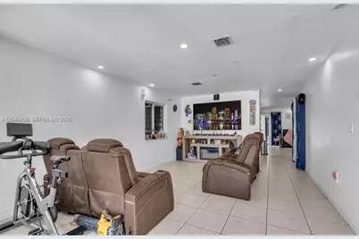 751 NW 70th St, Miami, FL 33150 - Photo 5