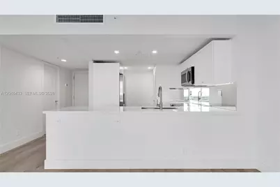 555 NE 34th St #2108, Miami, FL 33137 - Photo 9