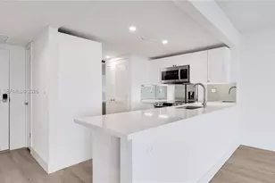 555 NE 34th St, Miami, FL 33137 - Photo 7