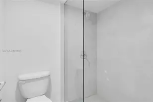 555 NE 34th St, Miami, FL 33137 - Photo 23