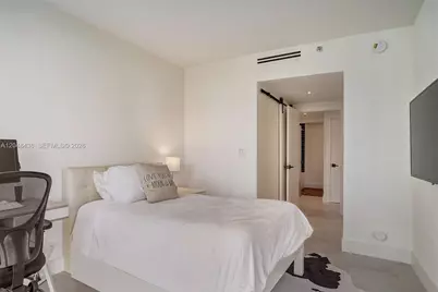20191 E Country Club Dr #802, Aventura, FL 33180 - Photo 17