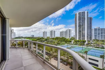 20191 E Country Club Dr #802, Aventura, FL 33180 - Photo 31