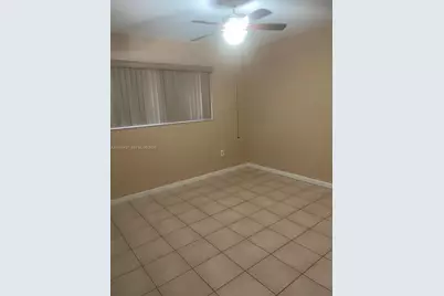 430 SE 5th St, Hialeah, FL 33010 - Photo 13