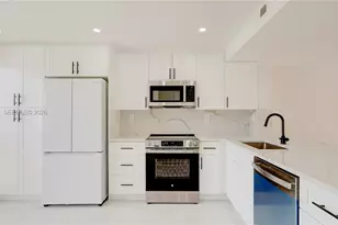 933 NE 24th Ave, Hallandale Beach, FL 33009 - Photo 1