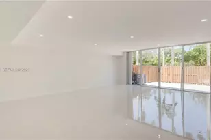 933 NE 24th Ave, Hallandale Beach, FL 33009 - Photo 17