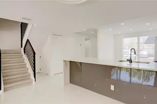 933 NE 24th Ave, Hallandale Beach, FL 33009 - Photo 19