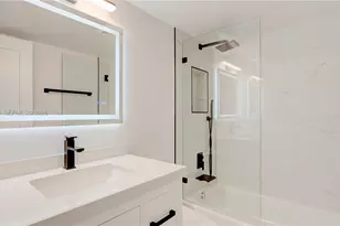933 NE 24th Ave, Hallandale Beach, FL 33009 - Photo 33