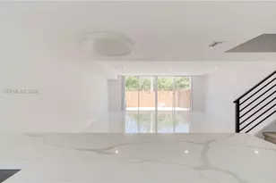 933 NE 24th Ave, Hallandale Beach, FL 33009 - Photo 23