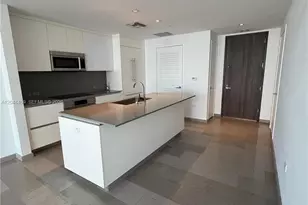 68 SE 6th St, Miami, FL 33131 - Photo 3