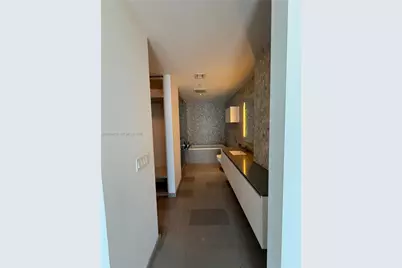 68 SE 6th St #2506, Miami, FL 33131 - Photo 7