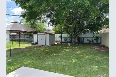 400 NW 61st Ave, Miami, FL 33126 - Photo 17