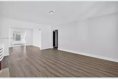 2323 NW 1st St, Miami, FL 33125 - Photo 9