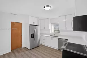 2323 NW 1st St, Miami, FL 33125 - Photo 13