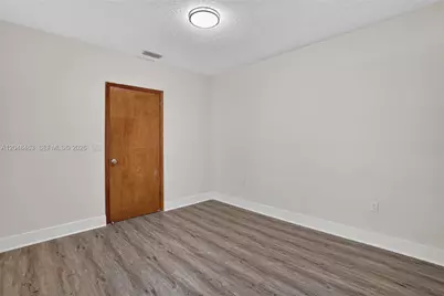 2323 NW 1st St, Miami, FL 33125 - Photo 19