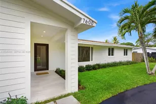 7600 SW 168th St, Palmetto Bay, FL 33157 - Photo 9