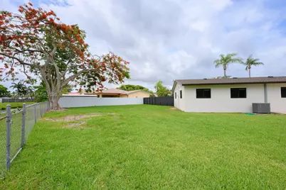 18451 SW 90th Ave, Cutler Bay, FL 33157 - Photo 43