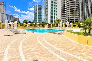 20191 E Country Club Dr, Aventura, FL 33180 - Photo 29