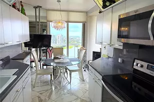 20191 E Country Club Dr, Aventura, FL 33180 - Photo 9