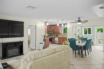 301 SW 65th Ave, Pembroke Pines, FL 33023 - Photo 3