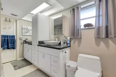 2480 NE 46th St, Lighthouse Point, FL 33064 - Photo 23