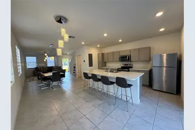 438 NE 12th St, Florida City, FL 33034 - Photo 11