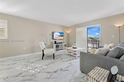 1418 Collins Ave #504, Miami Beach, FL 33139 - Photo 3