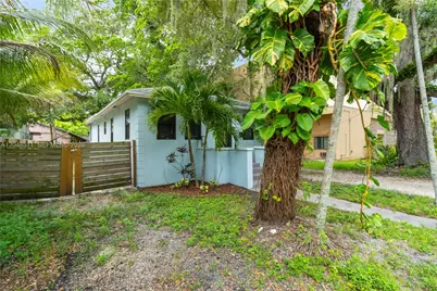 930 NE 132nd St, North Miami, FL 33161 - Photo 27
