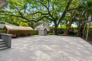 930 NE 132nd St, North Miami, FL 33161 - Photo 25