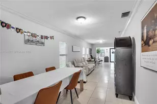 930 NE 132nd St, North Miami, FL 33161 - Photo 13