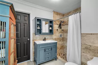 930 NE 132nd St, North Miami, FL 33161 - Photo 19