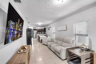 930 NE 132nd St, North Miami, FL 33161 - Photo 7