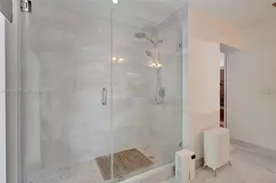 20475 NE 10th Pl, Miami, FL 33179 - Photo 15