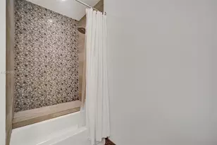 20475 NE 10th Pl, Miami, FL 33179 - Photo 21