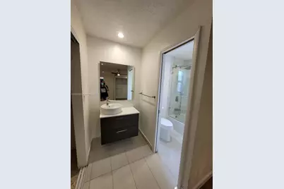 8461 NW 27th Pl, Sunrise, FL 33322 - Photo 9
