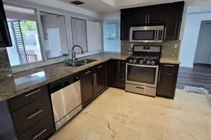8461 NW 27th Pl, Sunrise, FL 33322 - Photo 5
