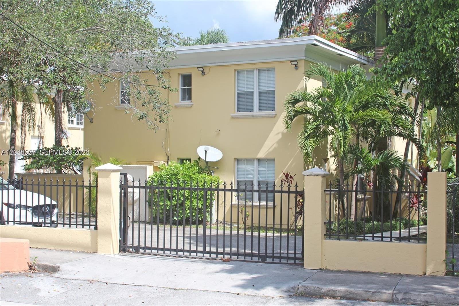 3395 Franklin Ave #D - 3395 Franklin Ave #D, Miami, FL 33133 Luxury Property | Jose Angel Pina