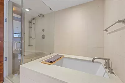 6801 Collins Ave #516, Miami Beach, FL 33141 - Photo 7