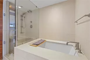 6801 Collins Ave, Miami Beach, FL 33141 - Photo 7
