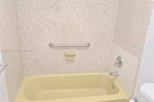 1225 NE 124th St, North Miami, FL 33161 - Photo 9