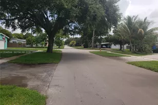 510 SW 70th Ave, Pembroke Pines, FL 33023 - Photo 7