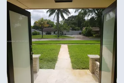 510 SW 70th Ave, Pembroke Pines, FL 33023 - Photo 13