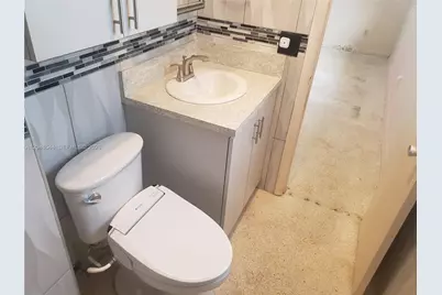 510 SW 70th Ave, Pembroke Pines, FL 33023 - Photo 51