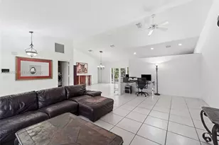 10623 NW 7th Pl, Coral Springs, FL 33071 - Photo 7